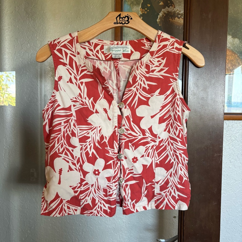 Pineapple moon vintage Hawaiian blouse